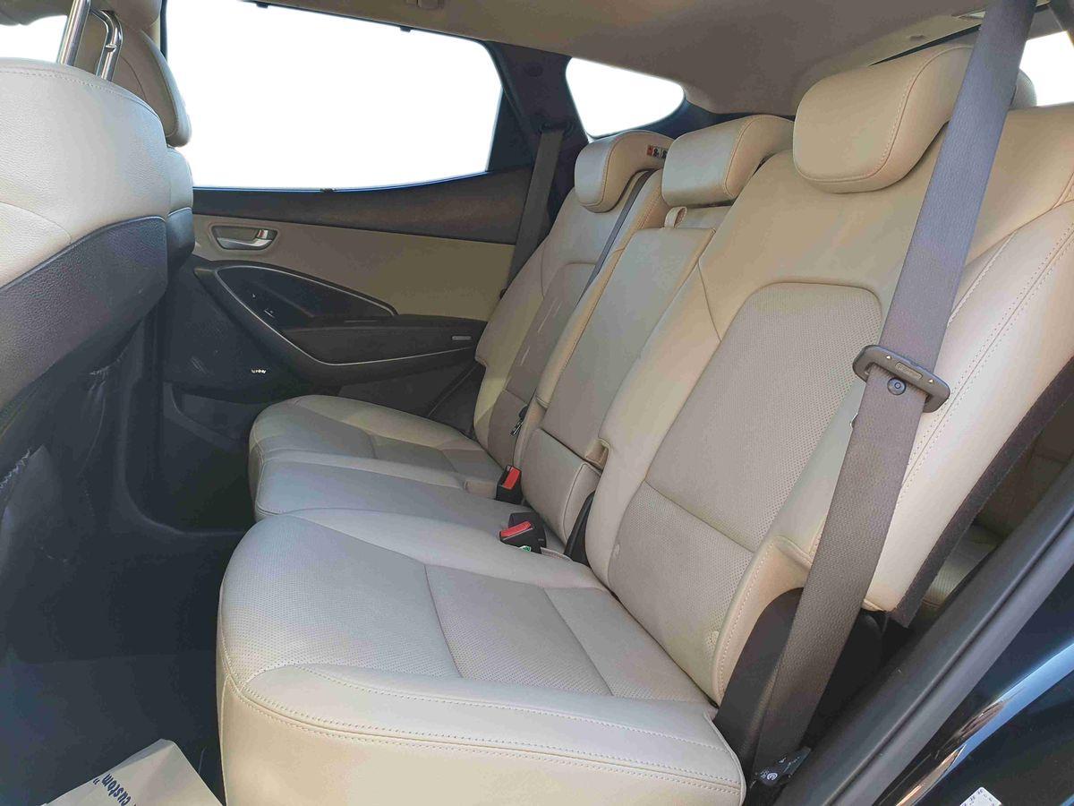 Used Hyundai Santa Fe 2017 for sale - 76696520: Photo 17