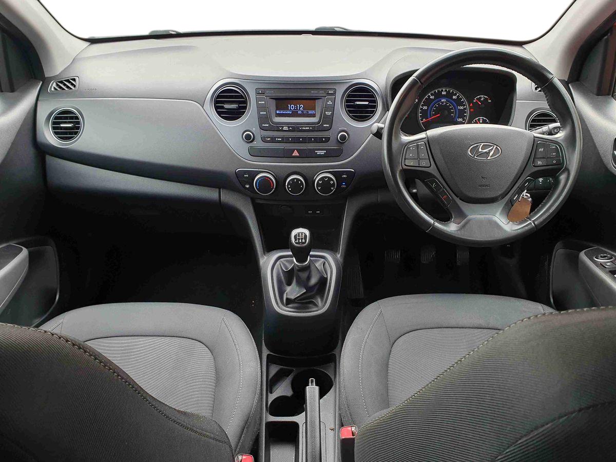 Used Hyundai i10 2018 for sale - 76487177: Photo 11