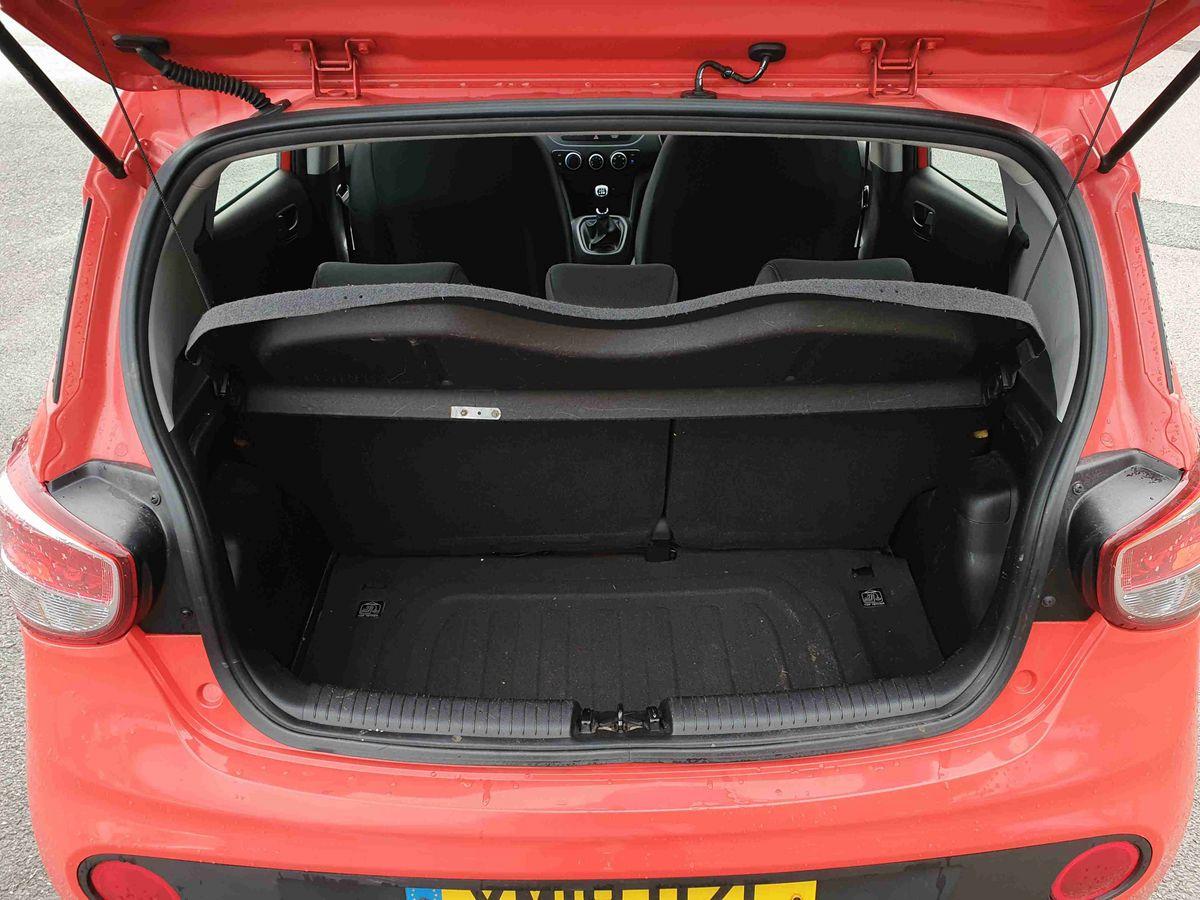 Used Hyundai i10 2018 for sale - 76487177: Photo 18