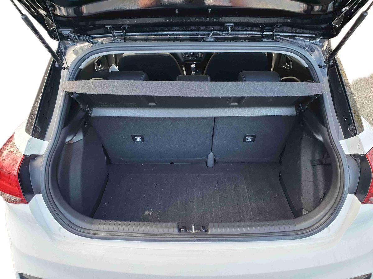 Used Hyundai i20 2020 for sale - 76372874: Photo 18