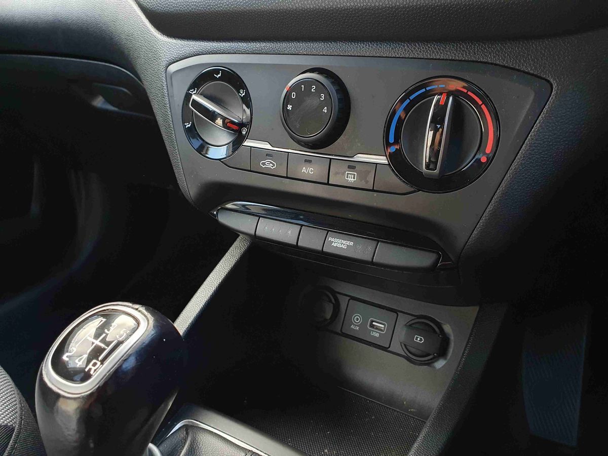 Used Hyundai i20 2020 for sale - 76372874: Photo 24