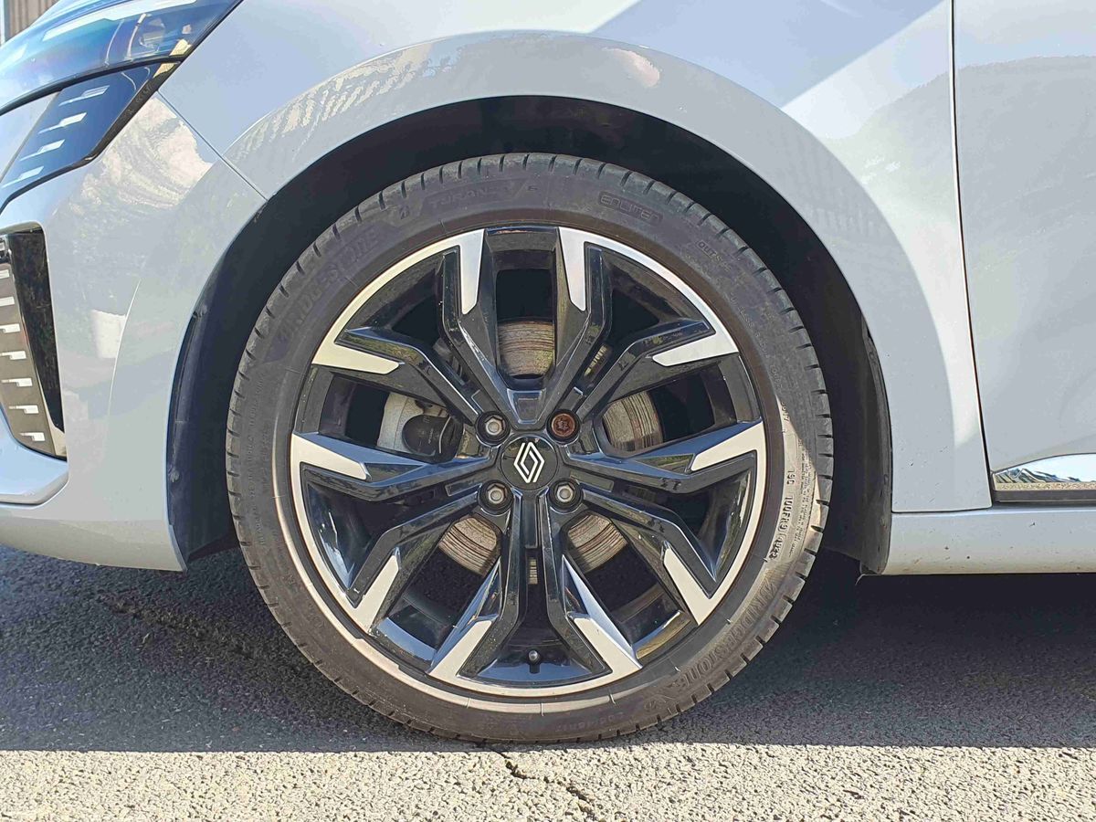 Used Renault Clio 2024 for sale - 77942084: Photo 9