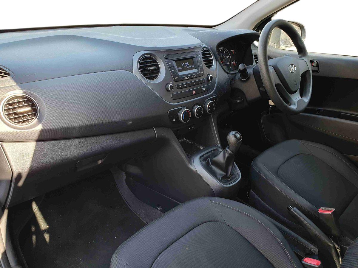 Used Hyundai i10 2018 for sale - 77942079: Photo 15