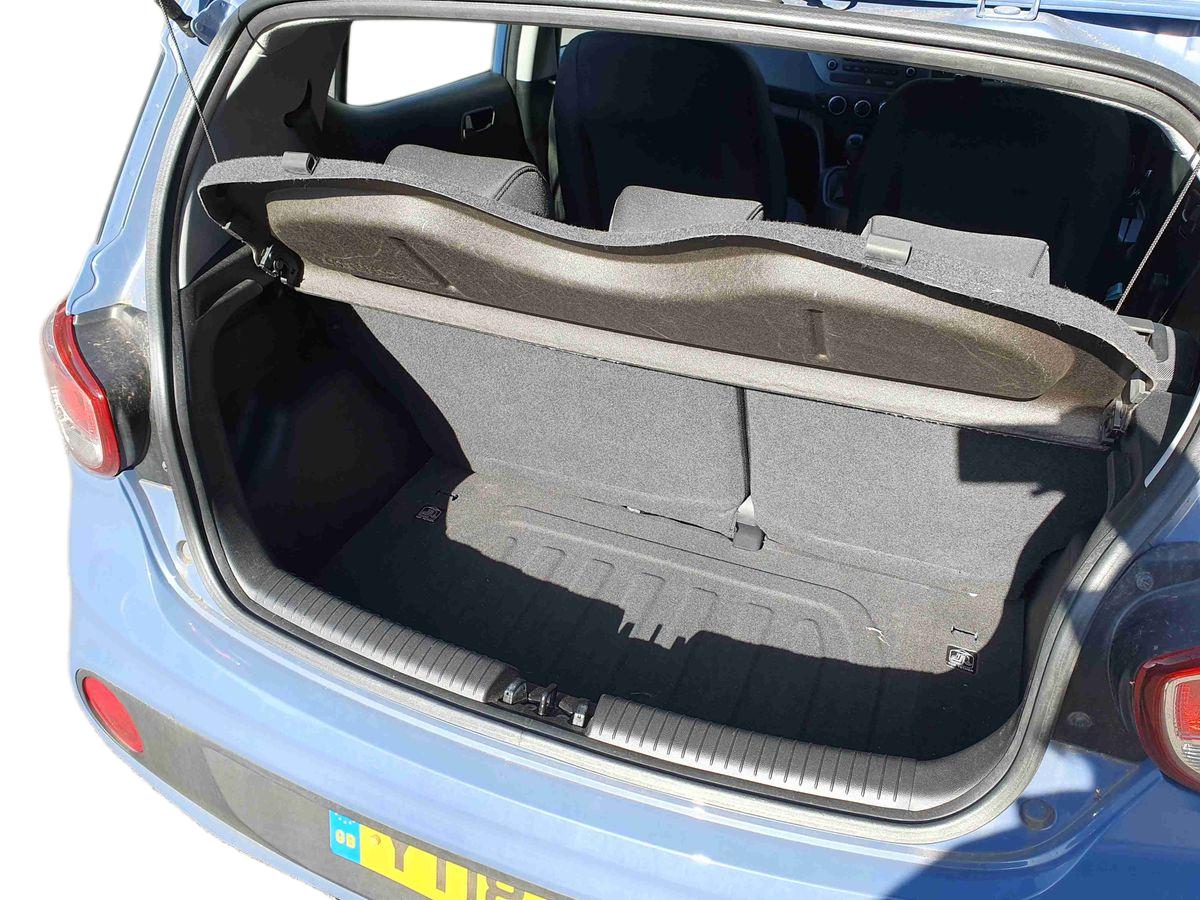 Used Hyundai i10 2018 for sale - 77942079: Photo 18