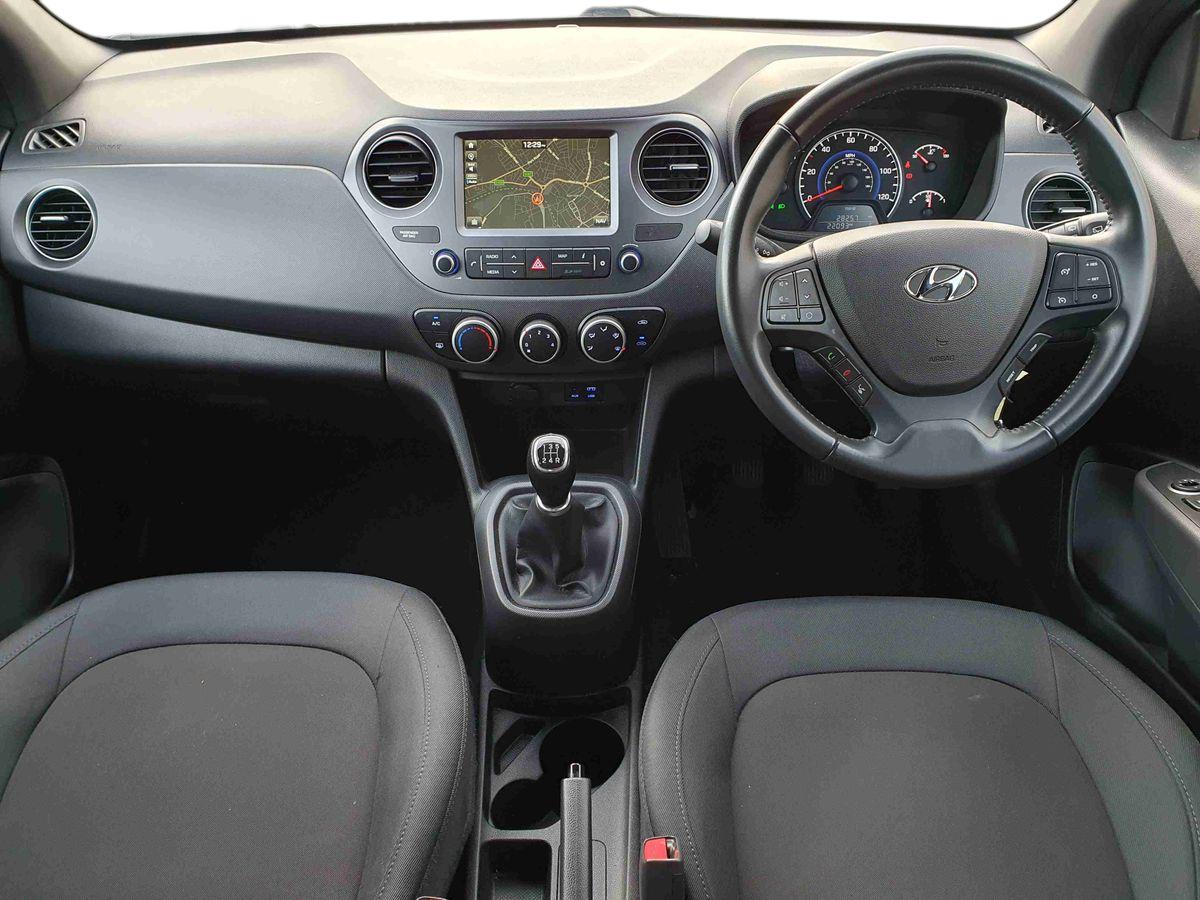 Used Hyundai i10 2018 for sale - 76717390: Photo 11