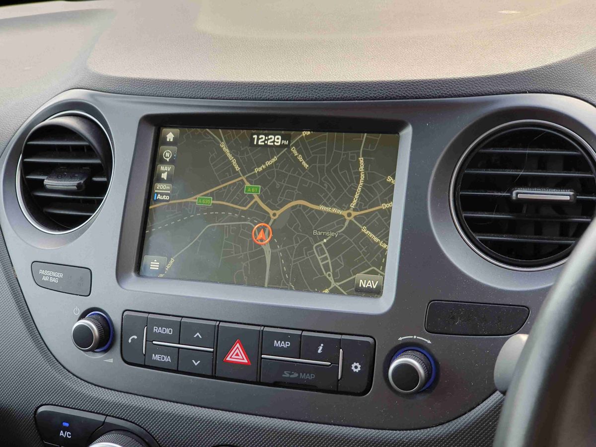 Used Hyundai i10 2018 for sale - 76717390: Photo 19