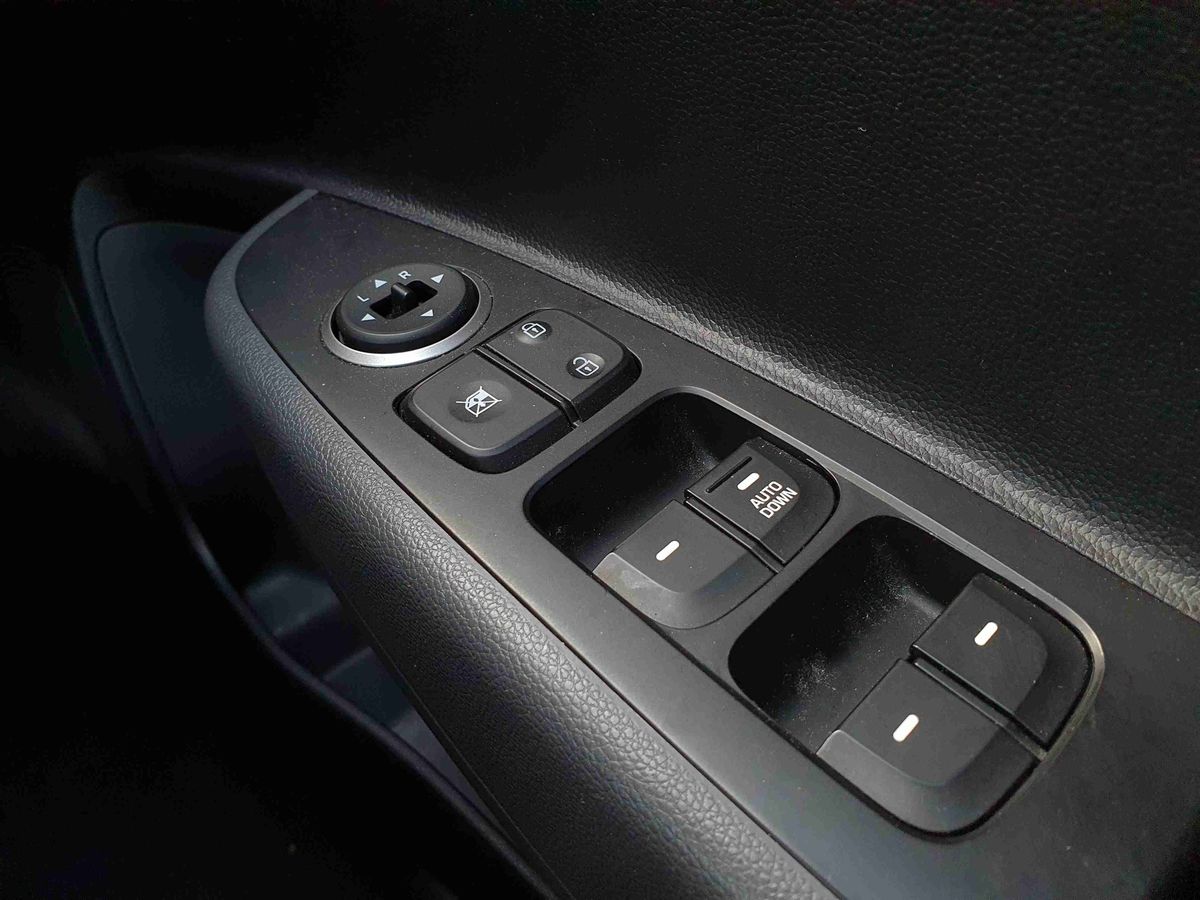 Used Hyundai i10 2018 for sale - 76717390: Photo 23