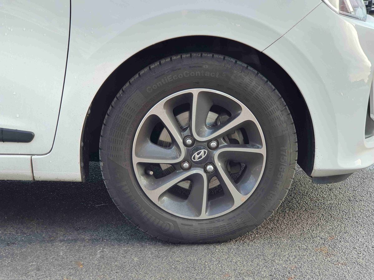 Used Hyundai i10 2018 for sale - 76717390: Photo 9