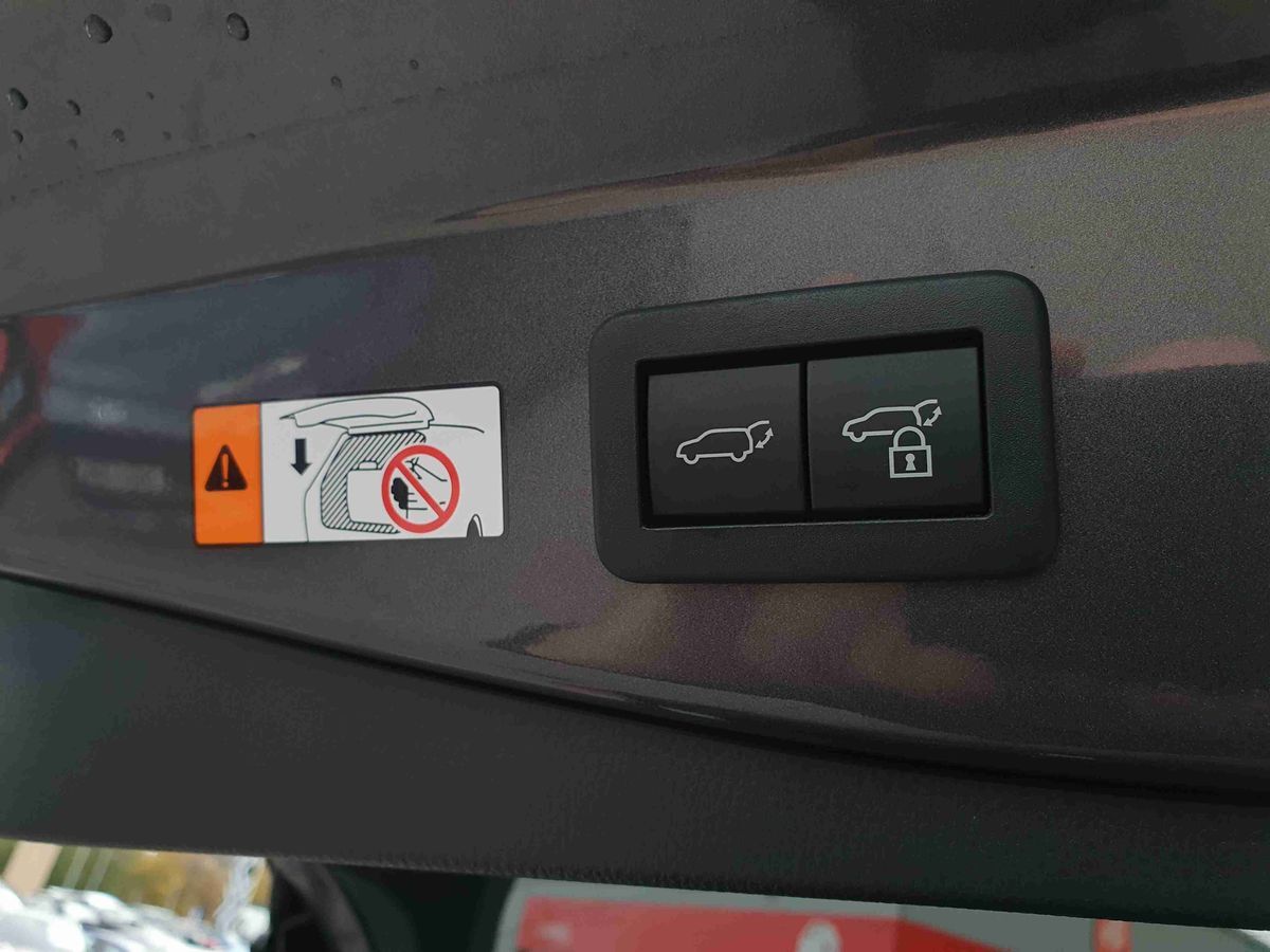 Used Toyota C-HR 2024 for sale - 76493929: Photo 21