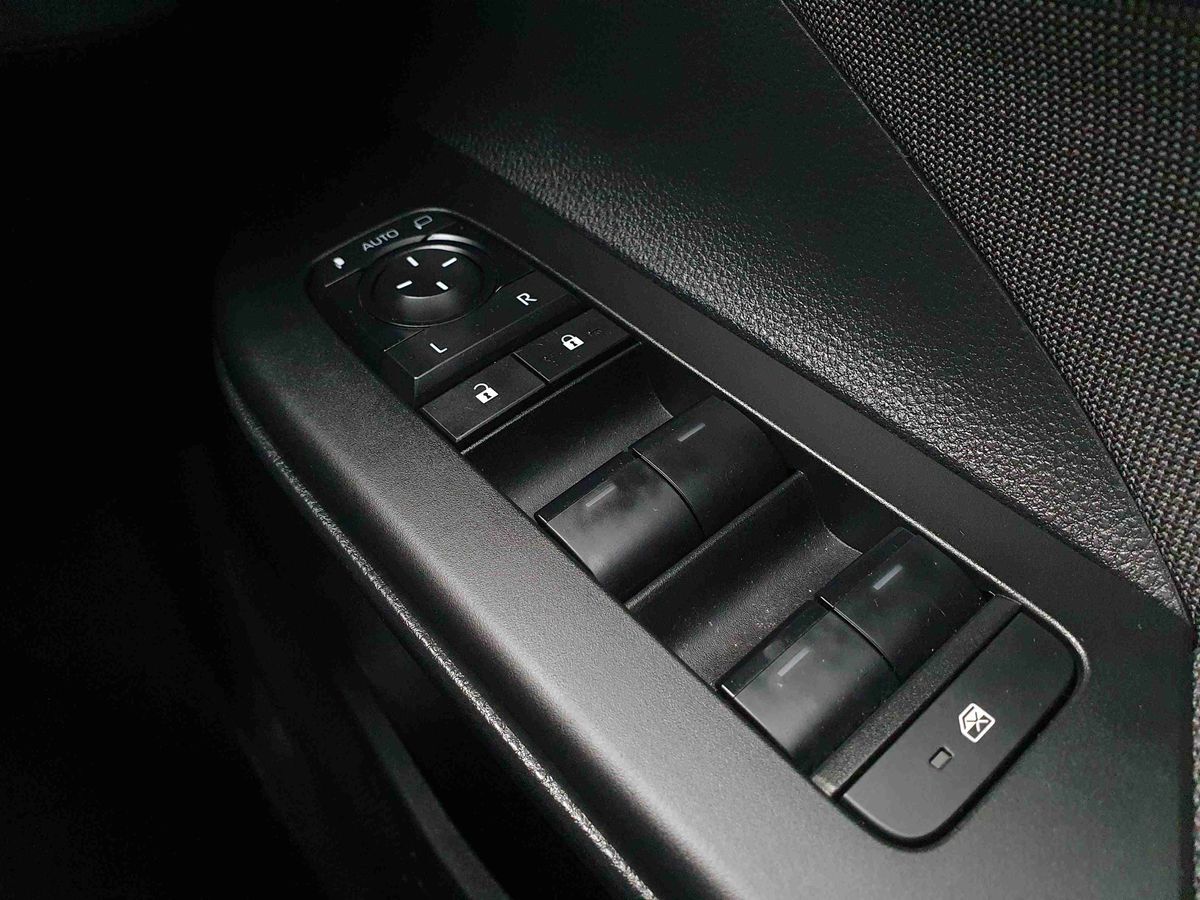 Used Toyota C-HR 2024 for sale - 76493929: Photo 22