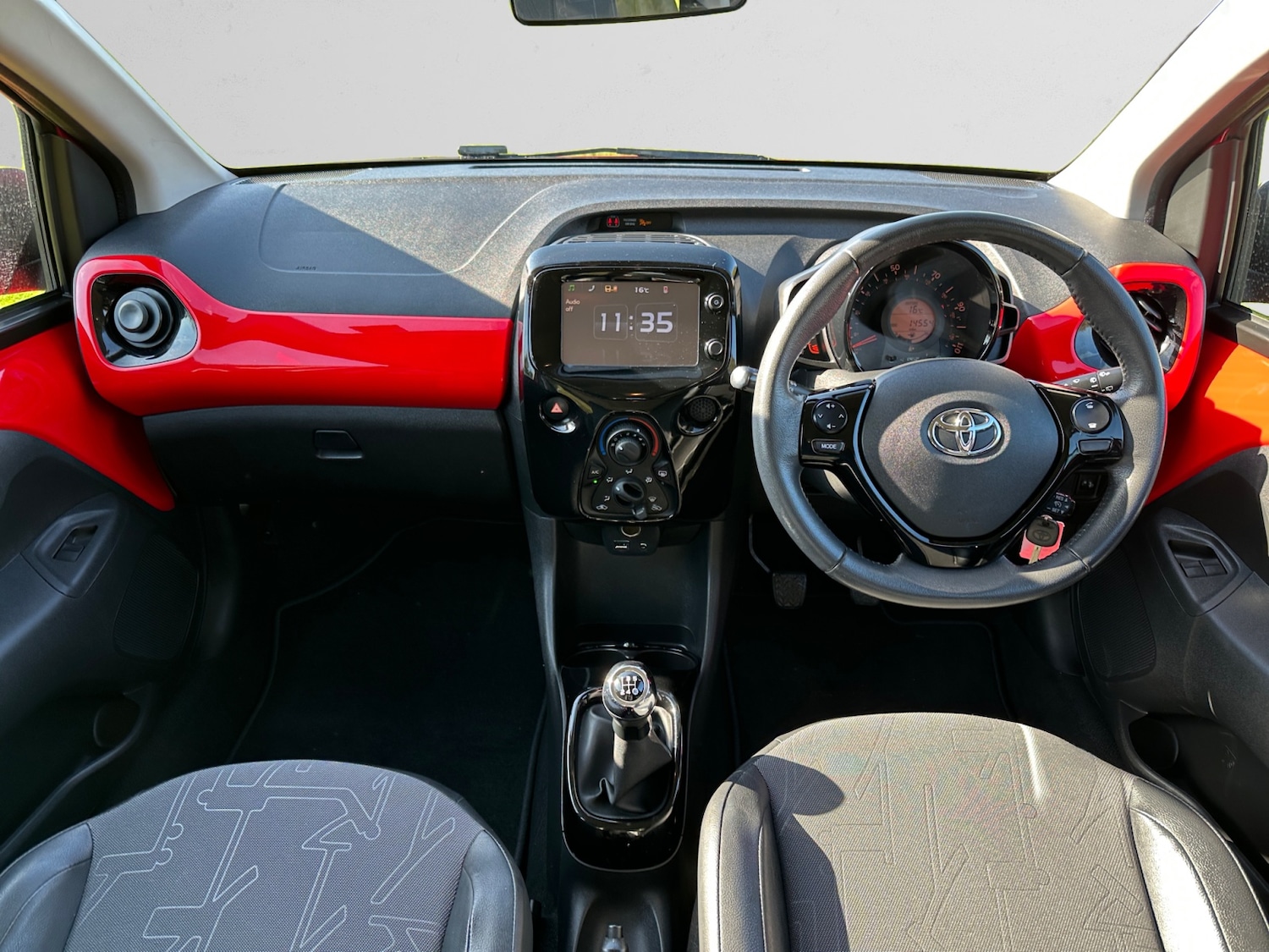 Used Toyota AYGO 2015 for sale - 76533791: Photo 7