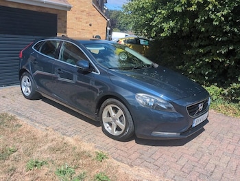 Used Volvo V40 2014 for sale - 79464290: Photo