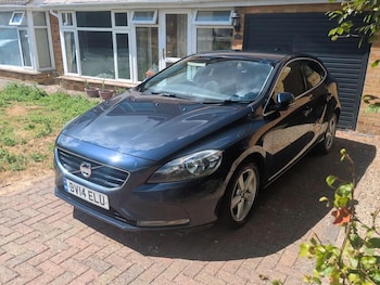 Used Volvo V40 2014 for sale - 79464290: Photo