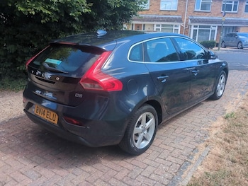 Used Volvo V40 2014 for sale - 79464290: Photo