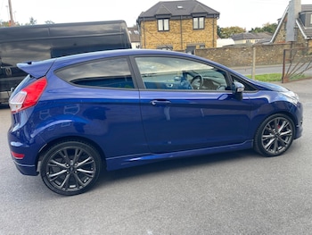 Used Ford Fiesta 2017 for sale - 76099336: Photo 3