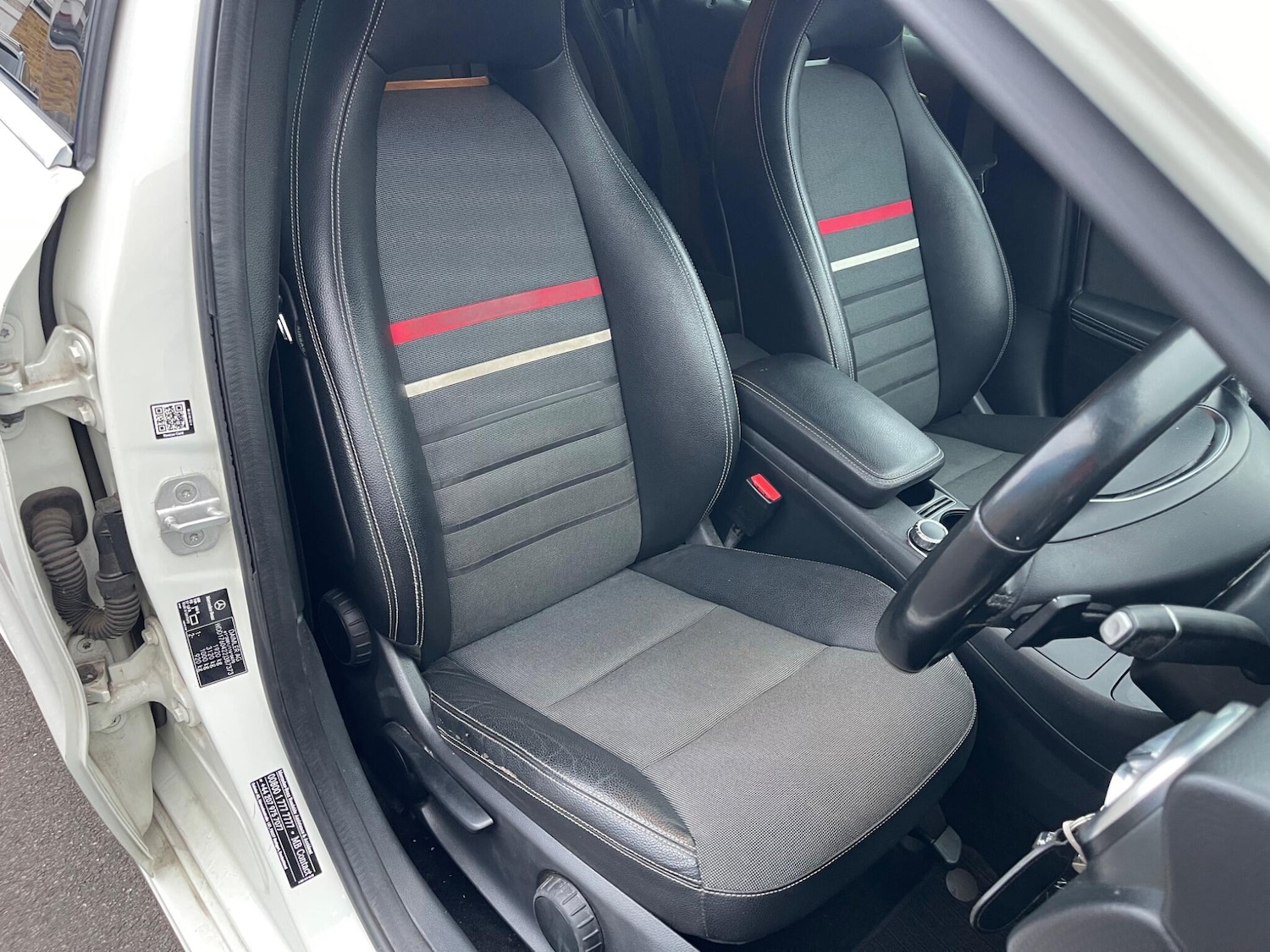 Used Mercedes-Benz A-Class 2015 for sale - 76348888: Photo 25