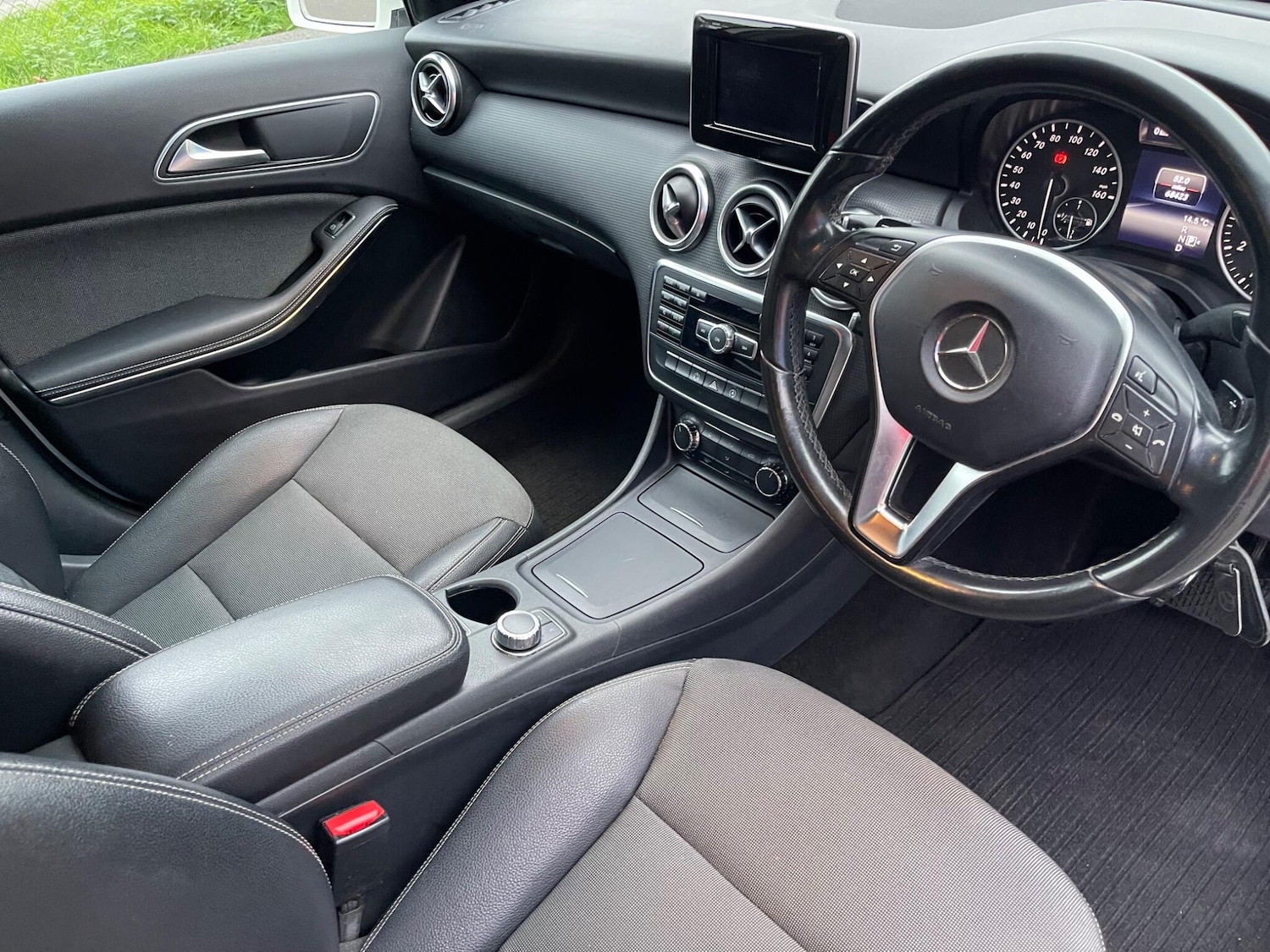 Used Mercedes-Benz A-Class 2015 for sale - 76348888: Photo 29