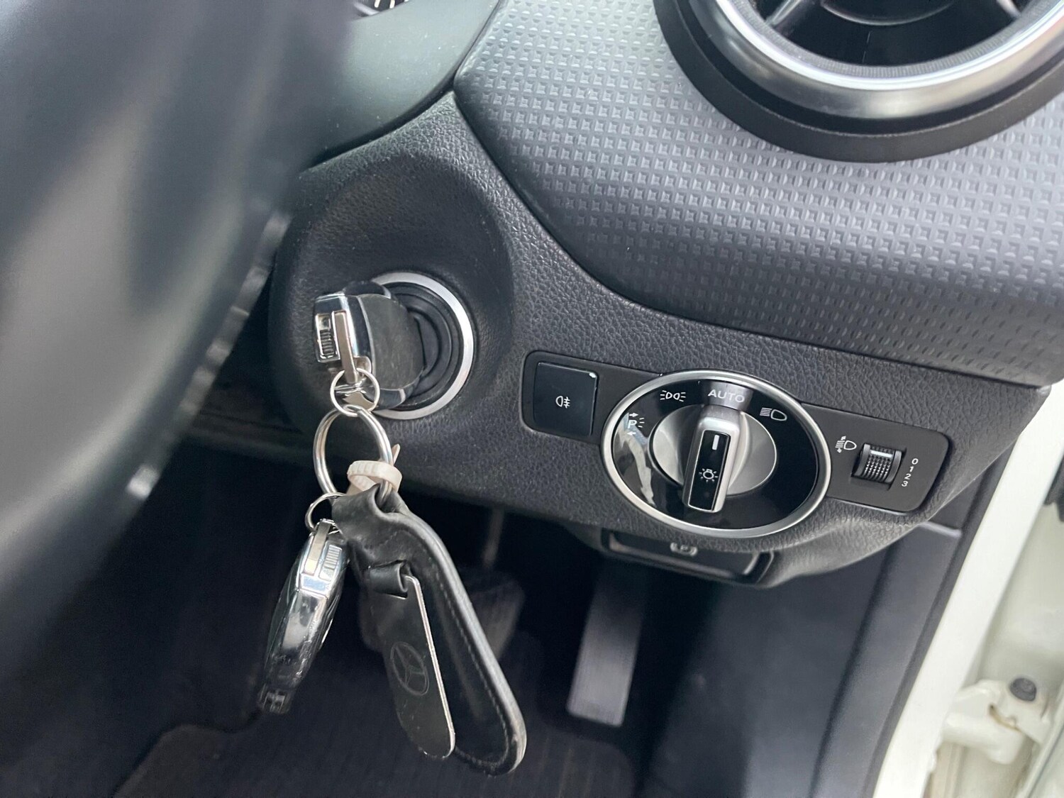 Used Mercedes-Benz A-Class 2015 for sale - 76348888: Photo 34