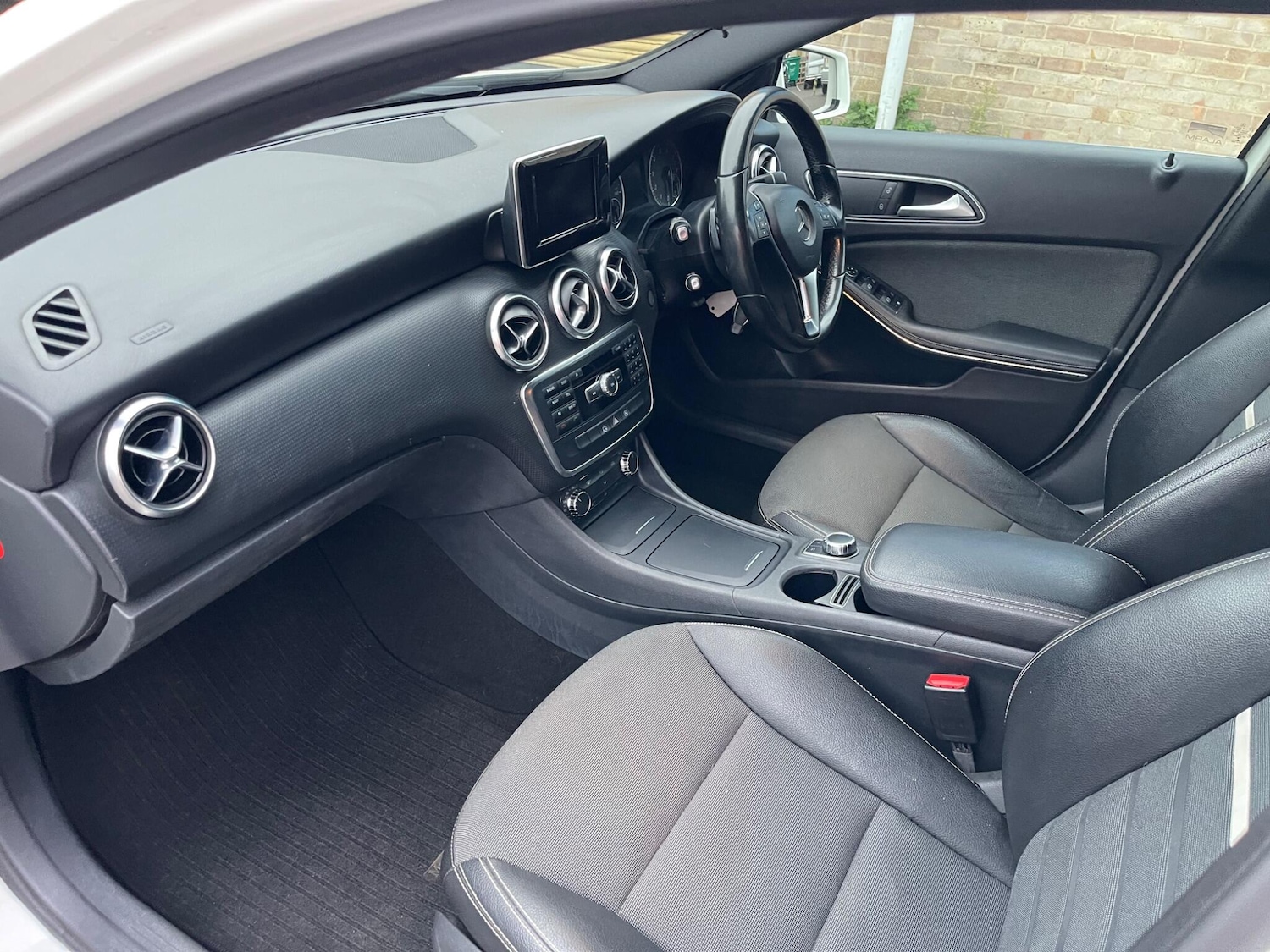 Used Mercedes-Benz A-Class 2015 for sale - 76348888: Photo 5