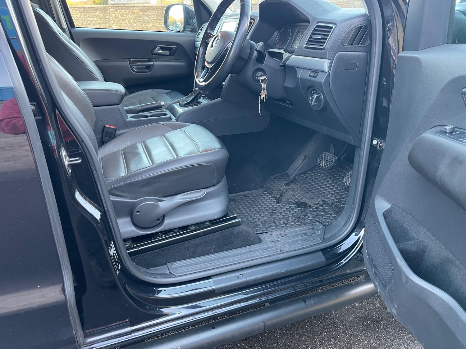 Used Volkswagen Amarok 2017 for sale - 76380639: Photo 29