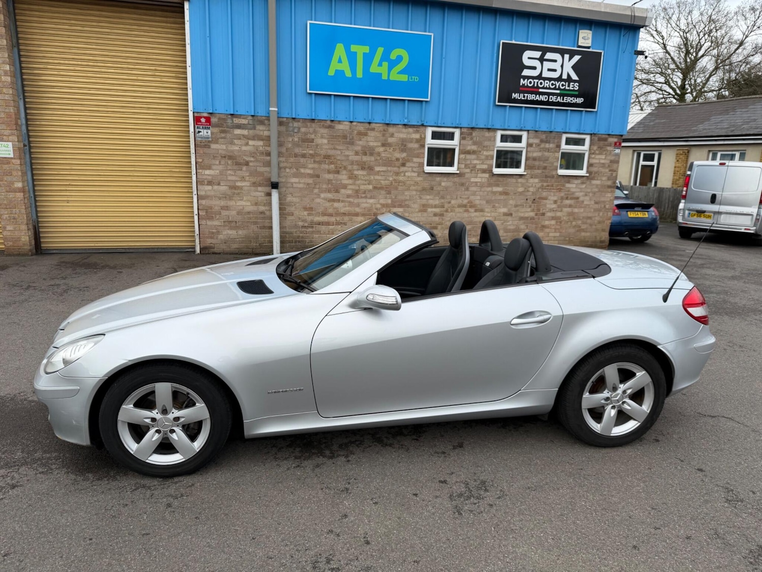 Used Mercedes-Benz SLK 2005 for sale - 77637695: Photo 1