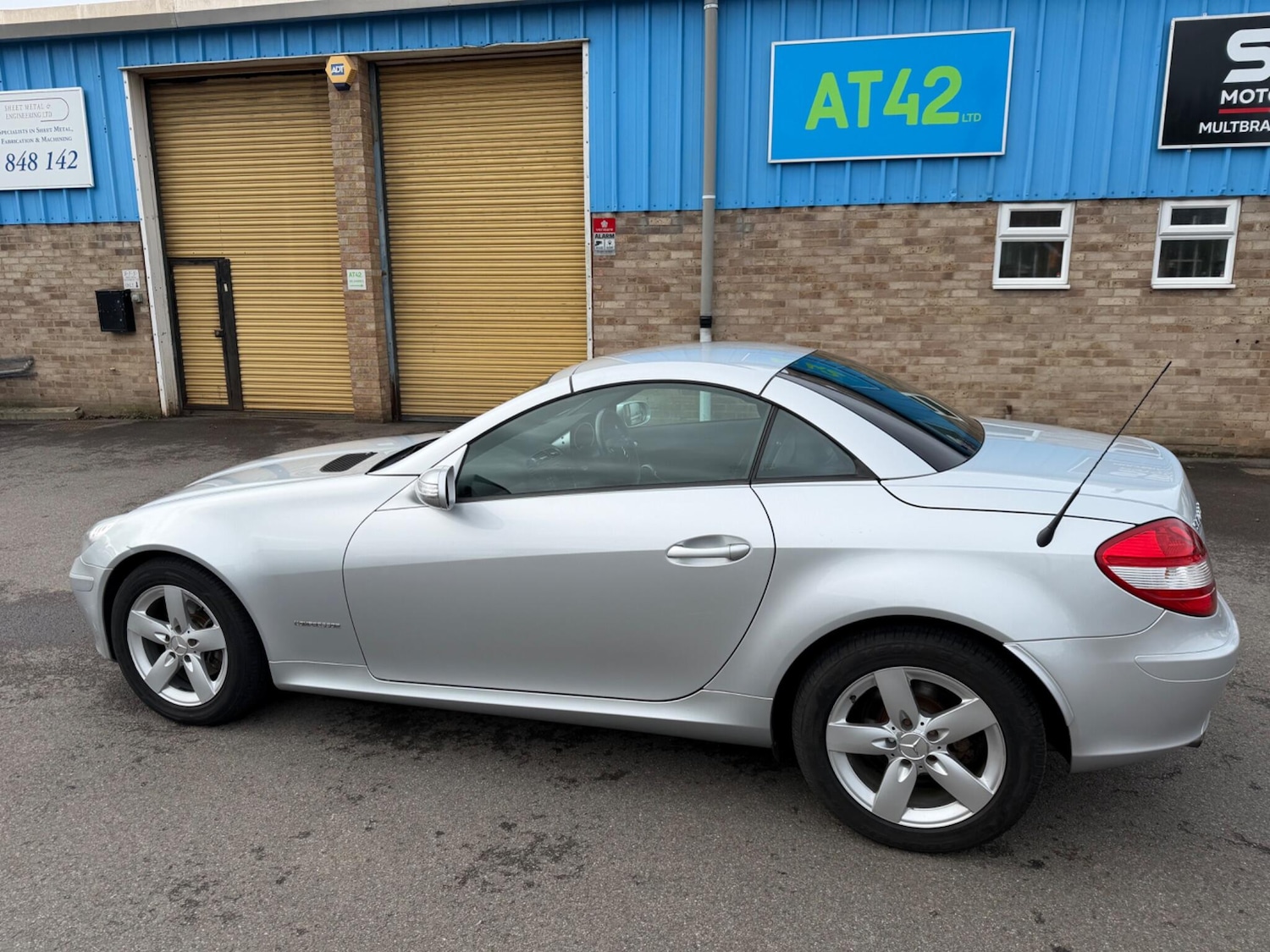 Used Mercedes-Benz SLK 2005 for sale - 77637695: Photo 12