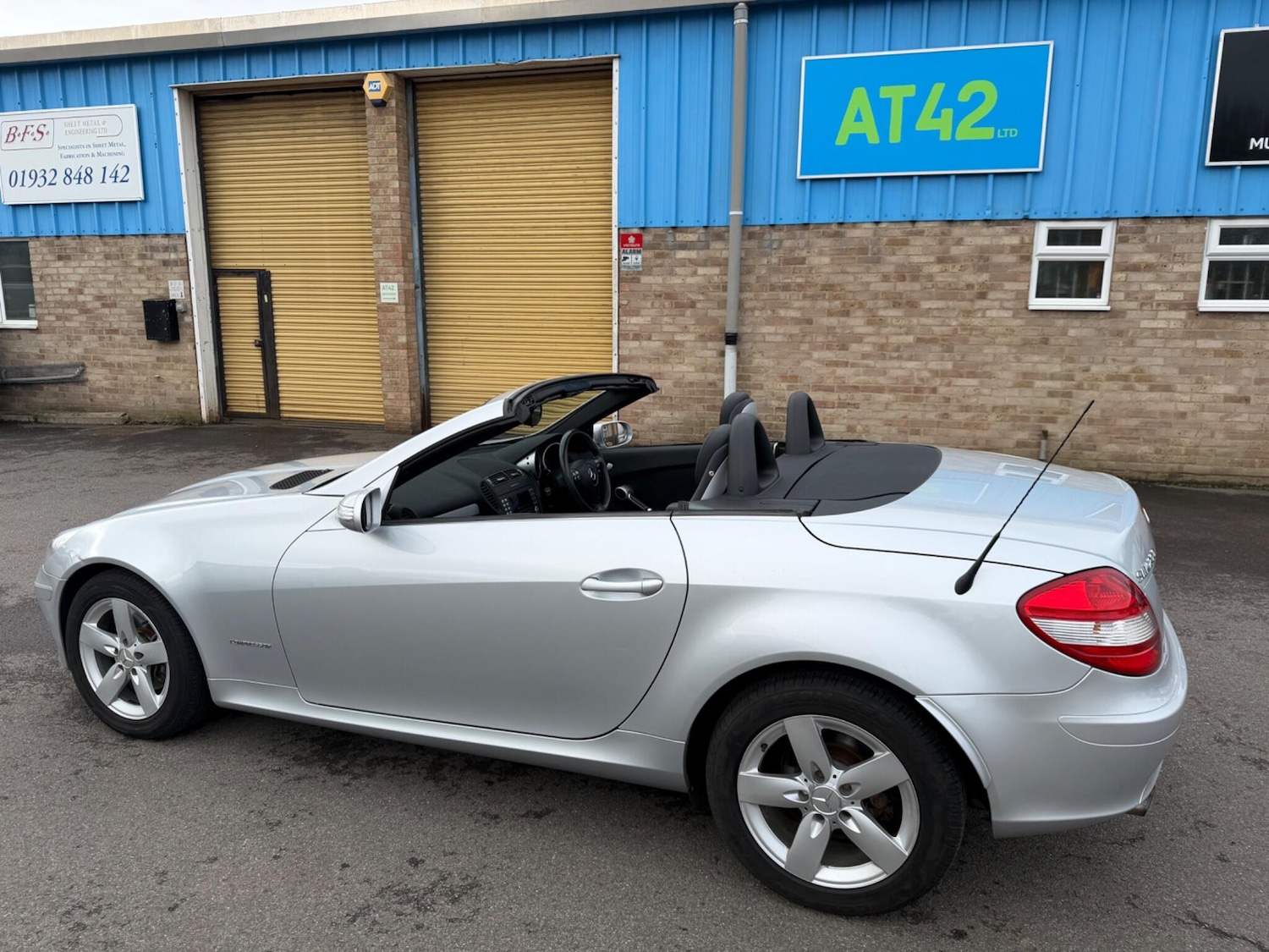 Used Mercedes-Benz SLK 2005 for sale - 77637695: Photo 13
