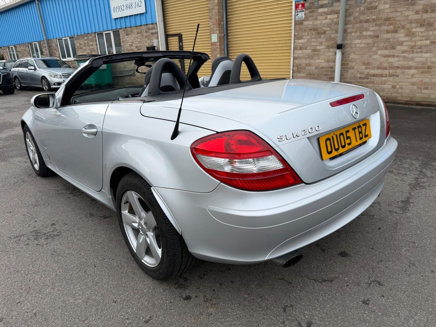 Used Mercedes-Benz SLK 2005 for sale - 77637695: Photo 3