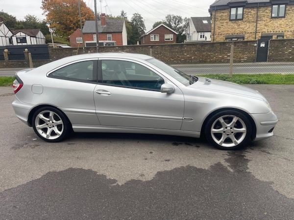 Used Mercedes-Benz C-Class 2007 for sale - 76239111: Photo 3