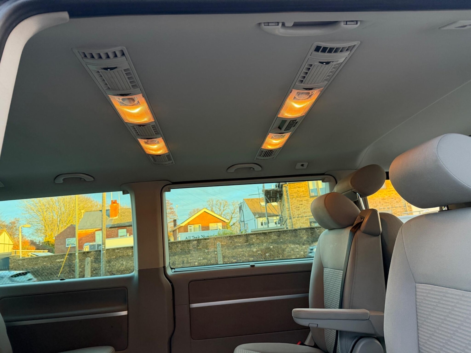 Used Volkswagen Caravelle 2013 for sale - 77440739: Photo 29