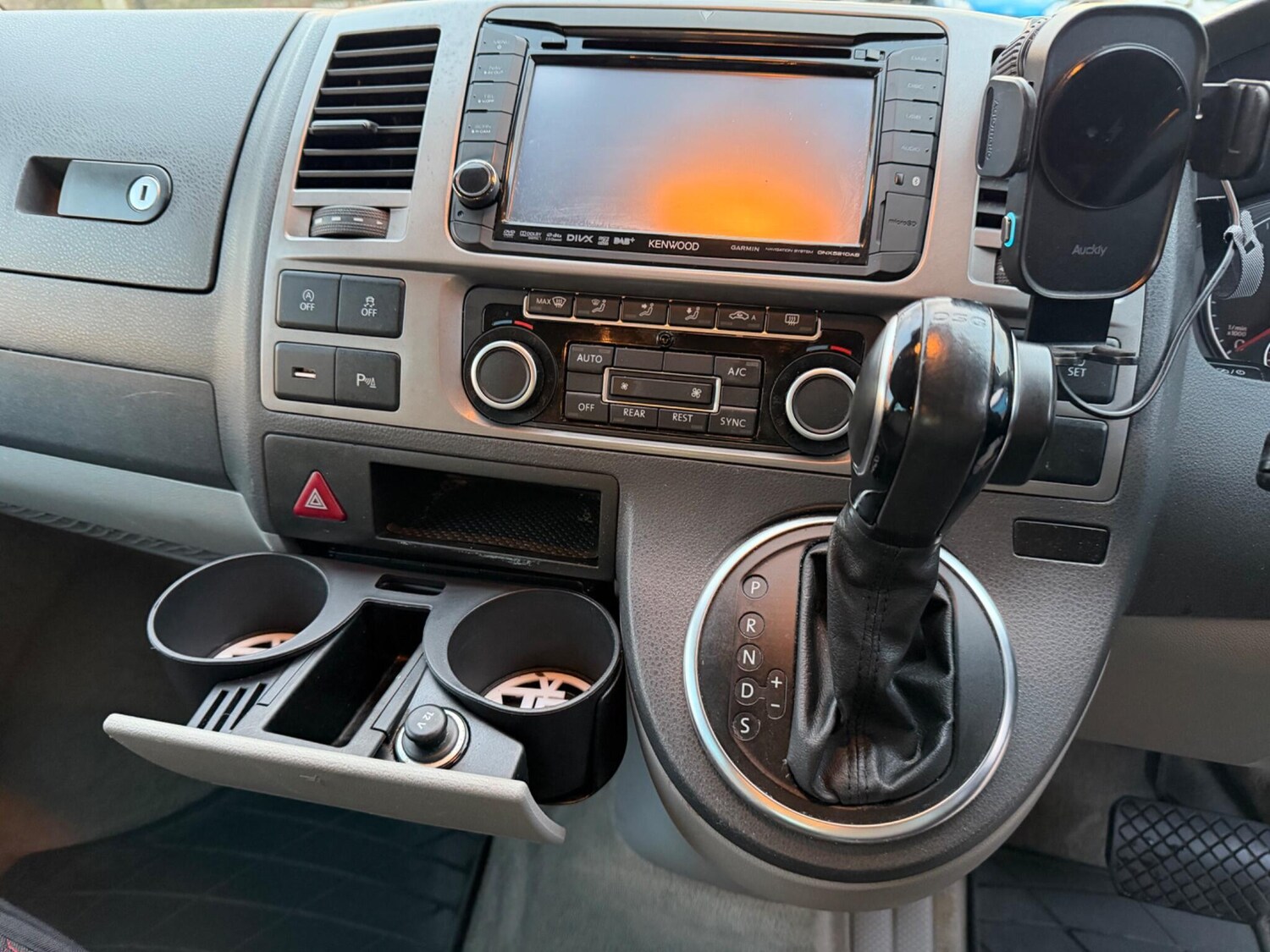 Used Volkswagen Caravelle 2013 for sale - 77440739: Photo 34