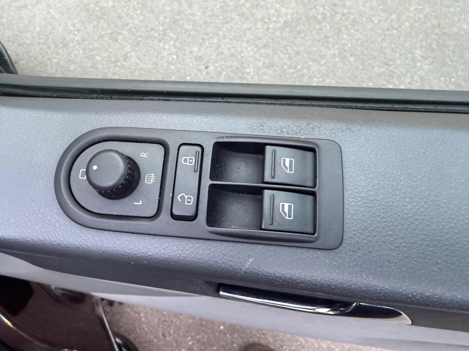 Used Volkswagen Caravelle 2013 for sale - 77440739: Photo 40