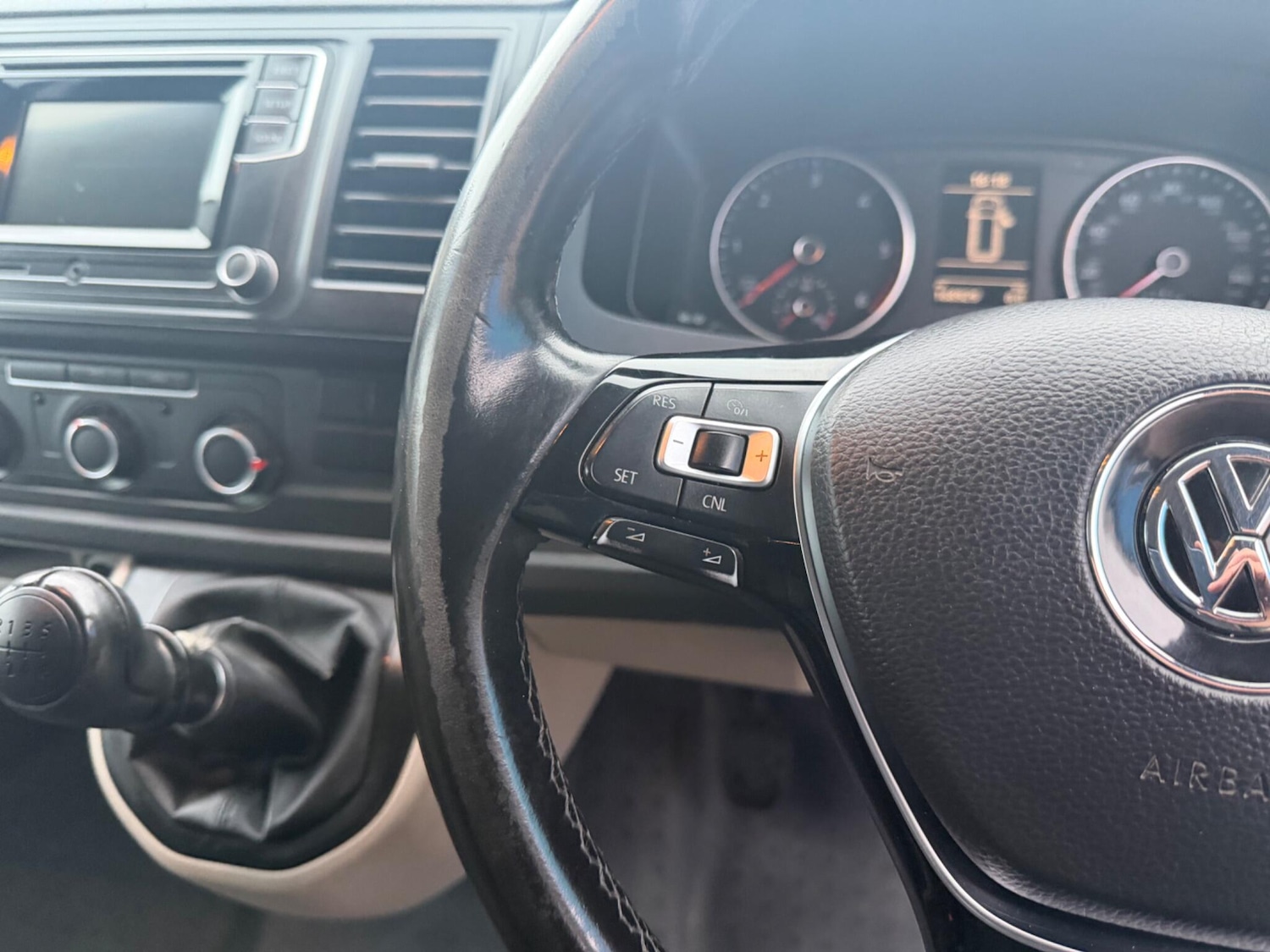 Used Volkswagen Transporter 2016 for sale - 77645912: Photo 30