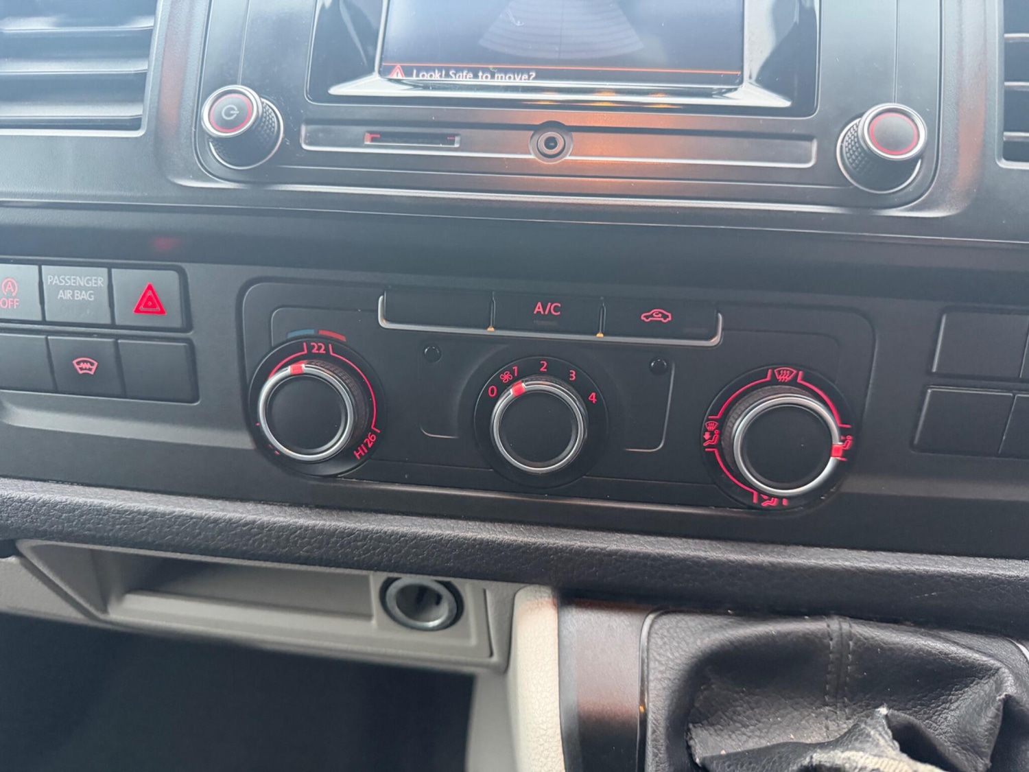 Used Volkswagen Transporter 2016 for sale - 77645912: Photo 36