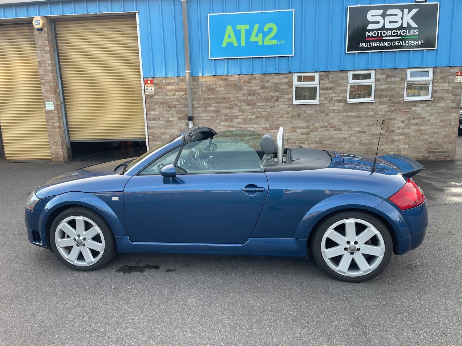 Used Audi TT 2004 for sale - 76660357: Photo 10