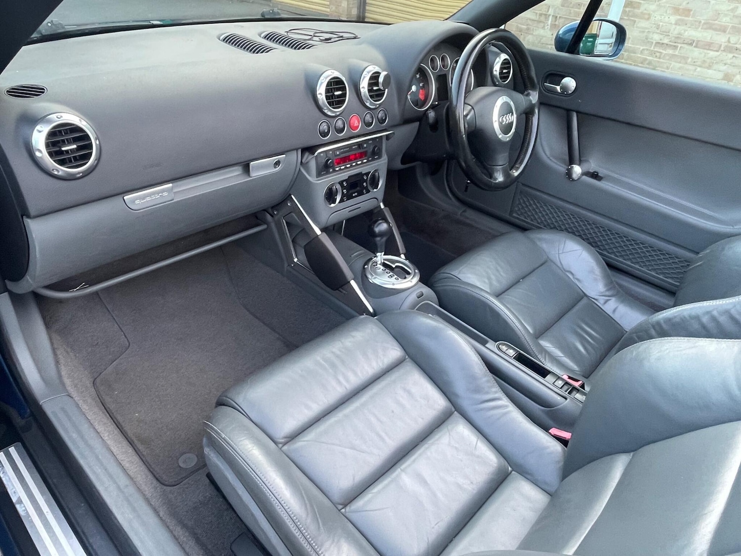 Used Audi TT 2004 for sale - 76660357: Photo 31