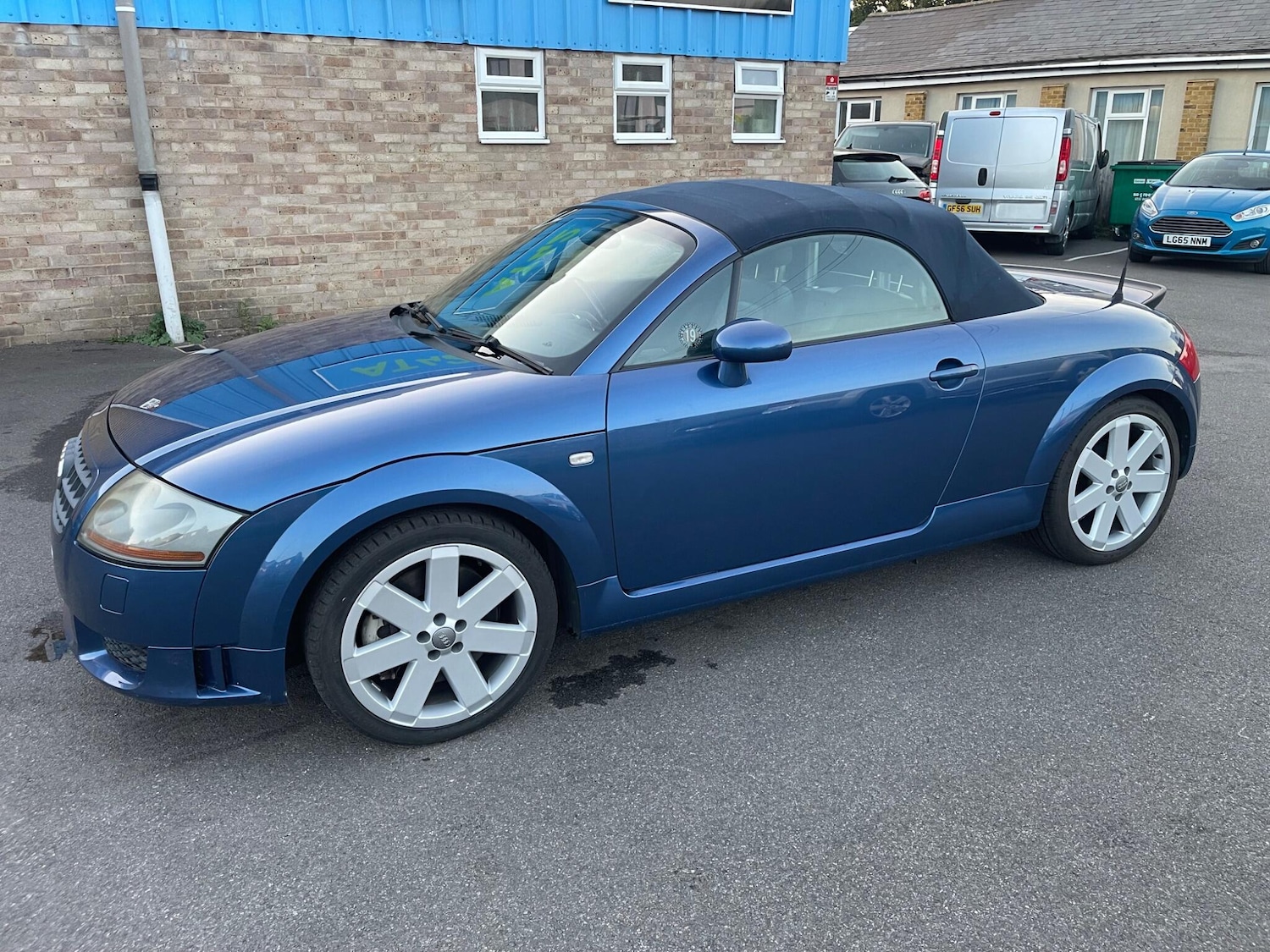 Used Audi TT 2004 for sale - 76660357: Photo 9
