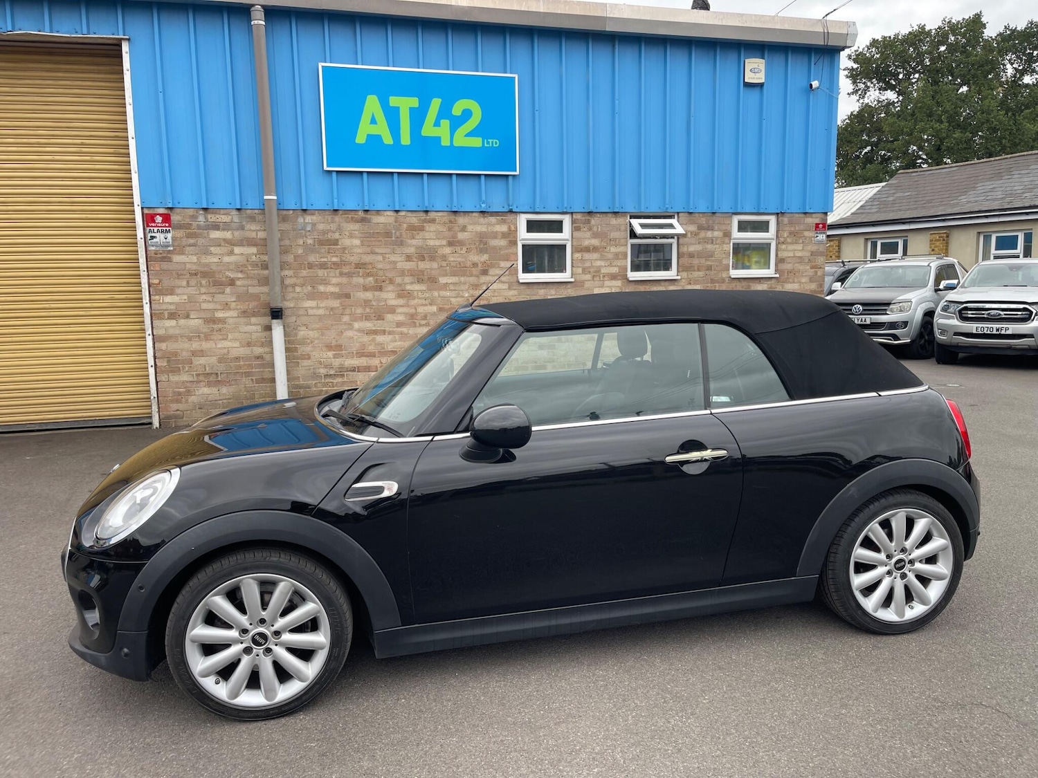 Used MINI Convertible 2016 for sale - 76660359: Photo 11