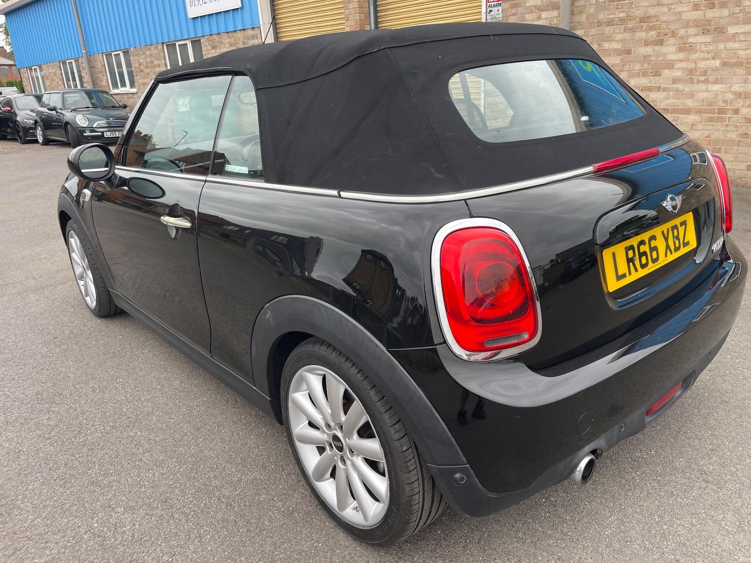 Used MINI Convertible 2016 for sale - 76660359: Photo 15