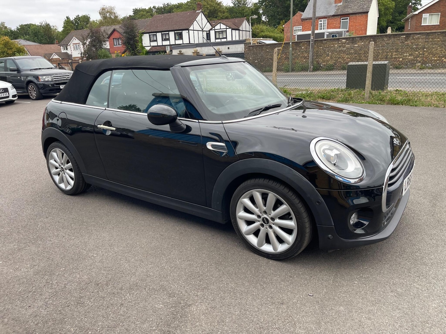 Used MINI Convertible 2016 for sale - 76660359: Photo 2