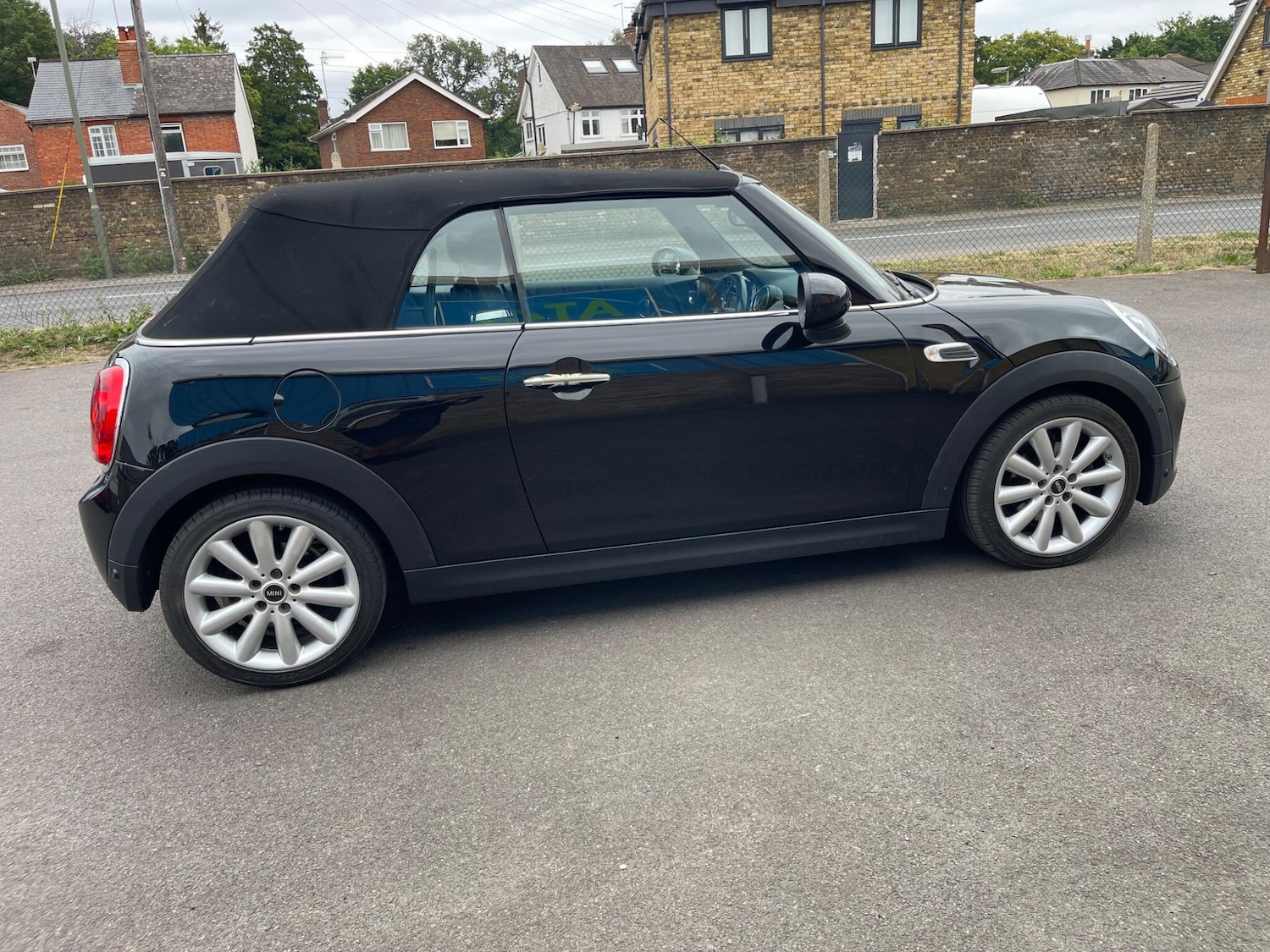 Used MINI Convertible 2016 for sale - 76660359: Photo 21