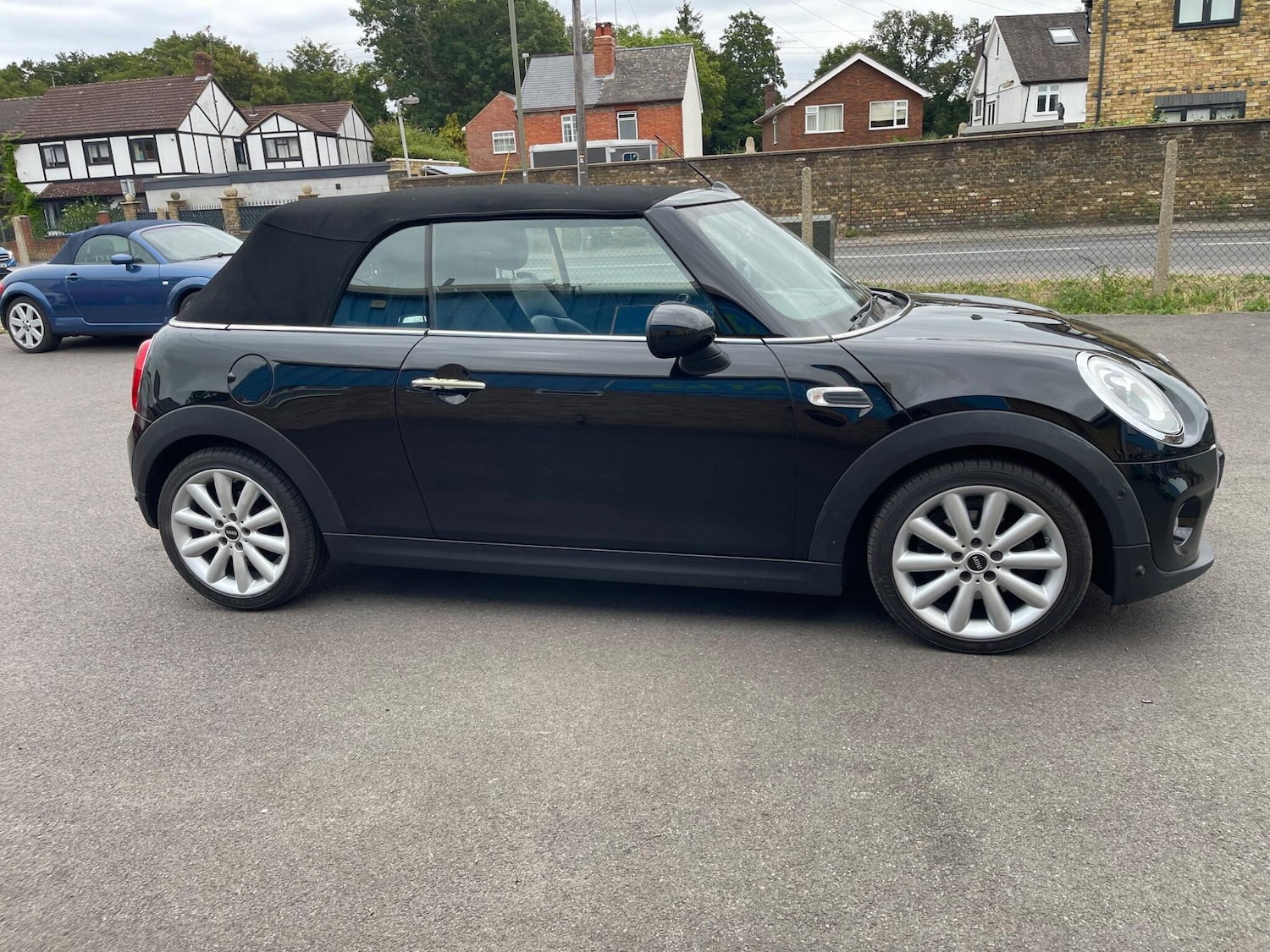 Used MINI Convertible 2016 for sale - 76660359: Photo 23