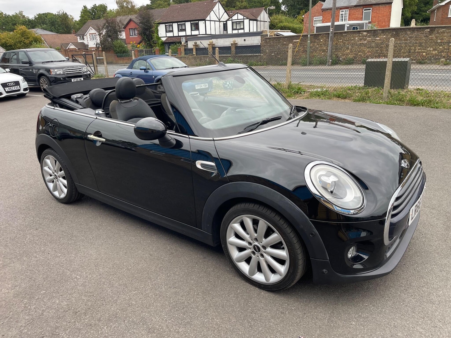 Used MINI Convertible 2016 for sale - 76660359: Photo 24