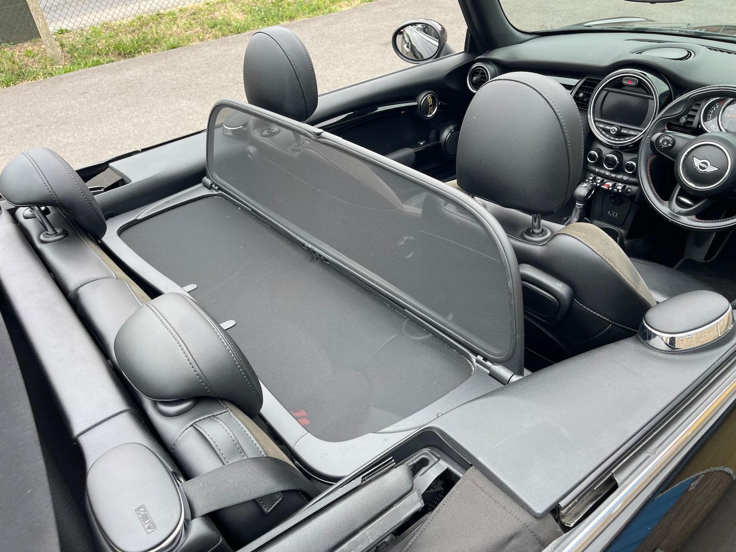 Used MINI Convertible 2016 for sale - 76660359: Photo 42