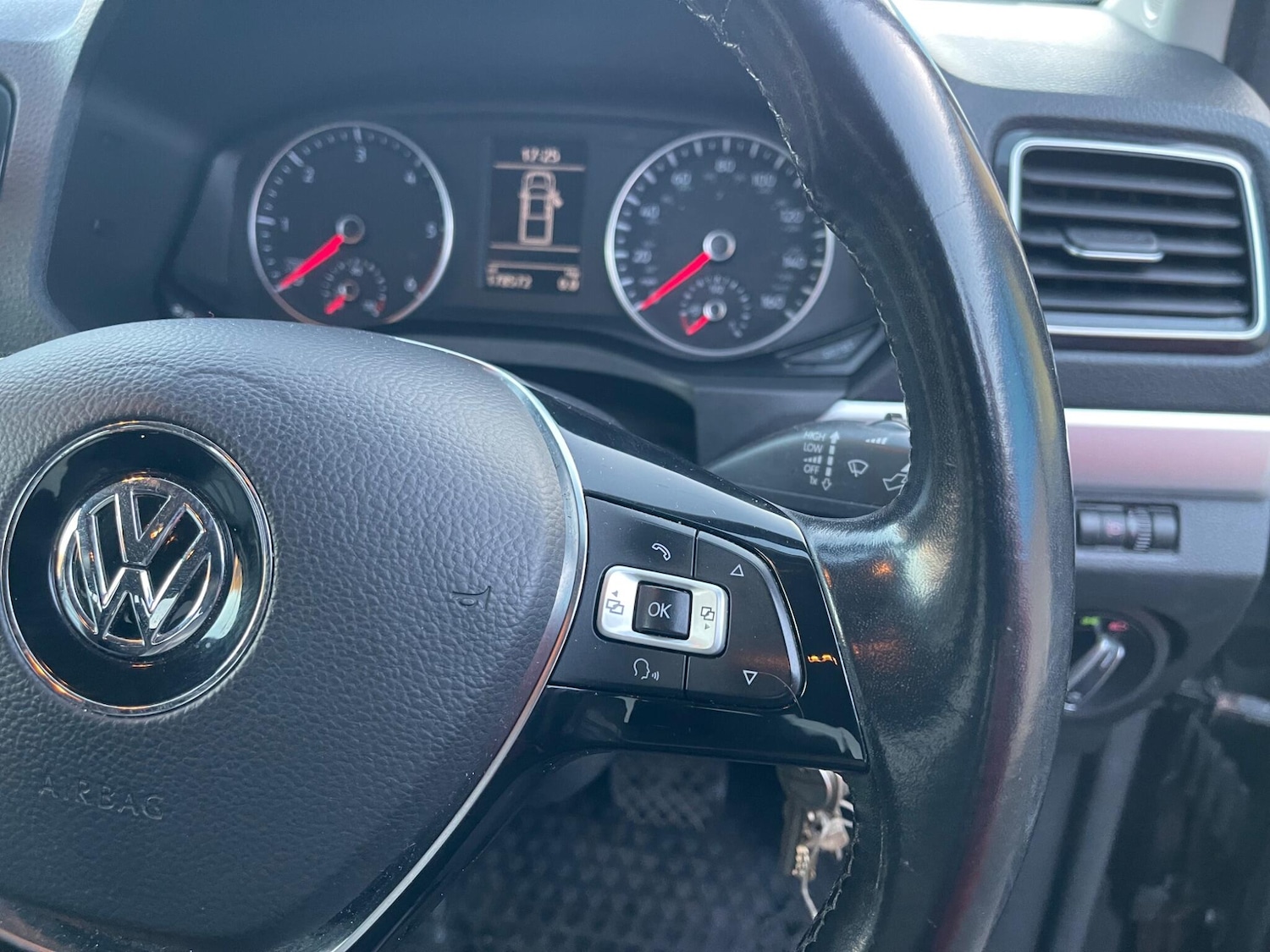 Used Volkswagen Amarok 2017 for sale - 76660363: Photo 38