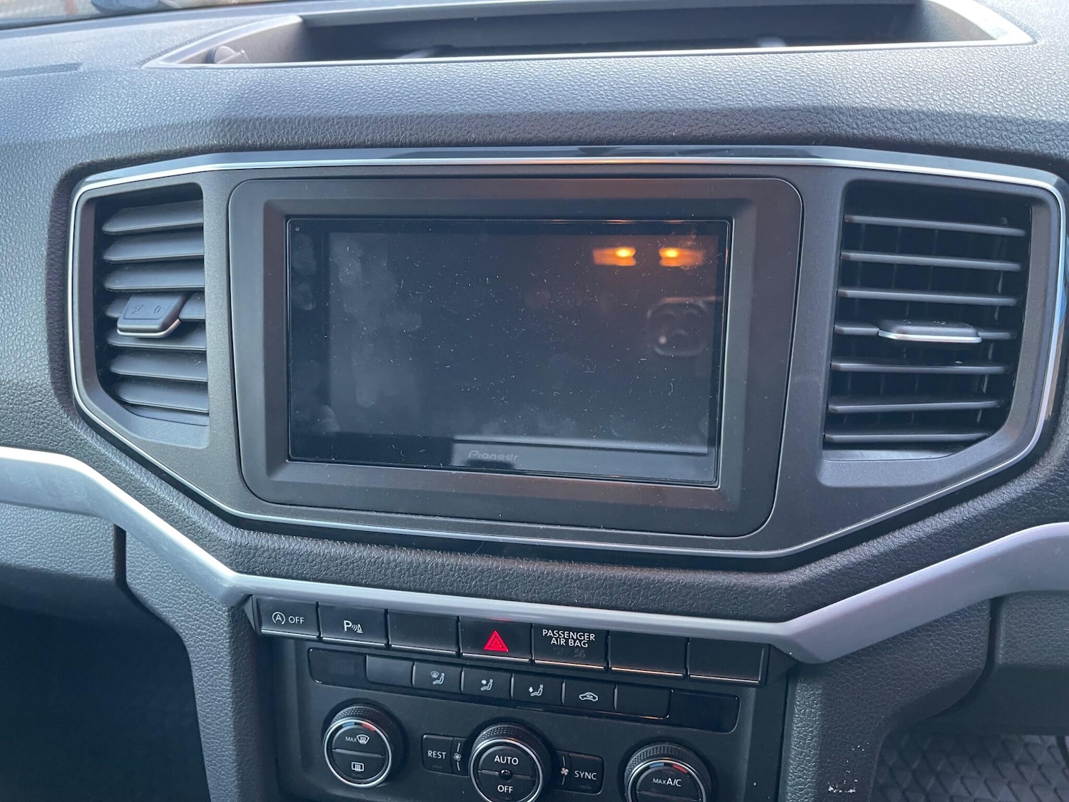 Used Volkswagen Amarok 2017 for sale - 76660363: Photo 41