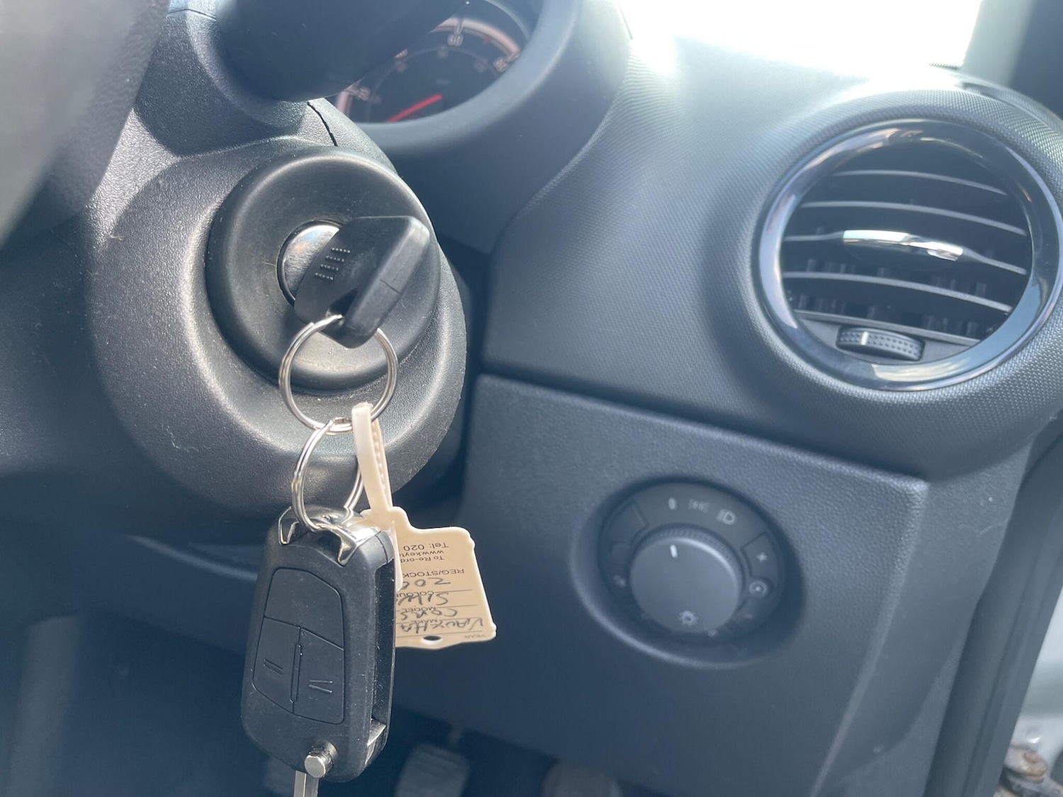 Used Vauxhall Corsa 2009 for sale - 76457410: Photo 33