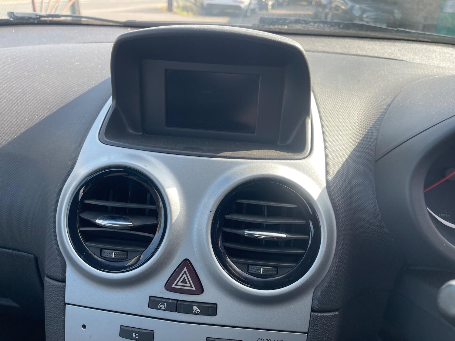 Used Vauxhall Corsa 2009 for sale - 76457410: Photo 34