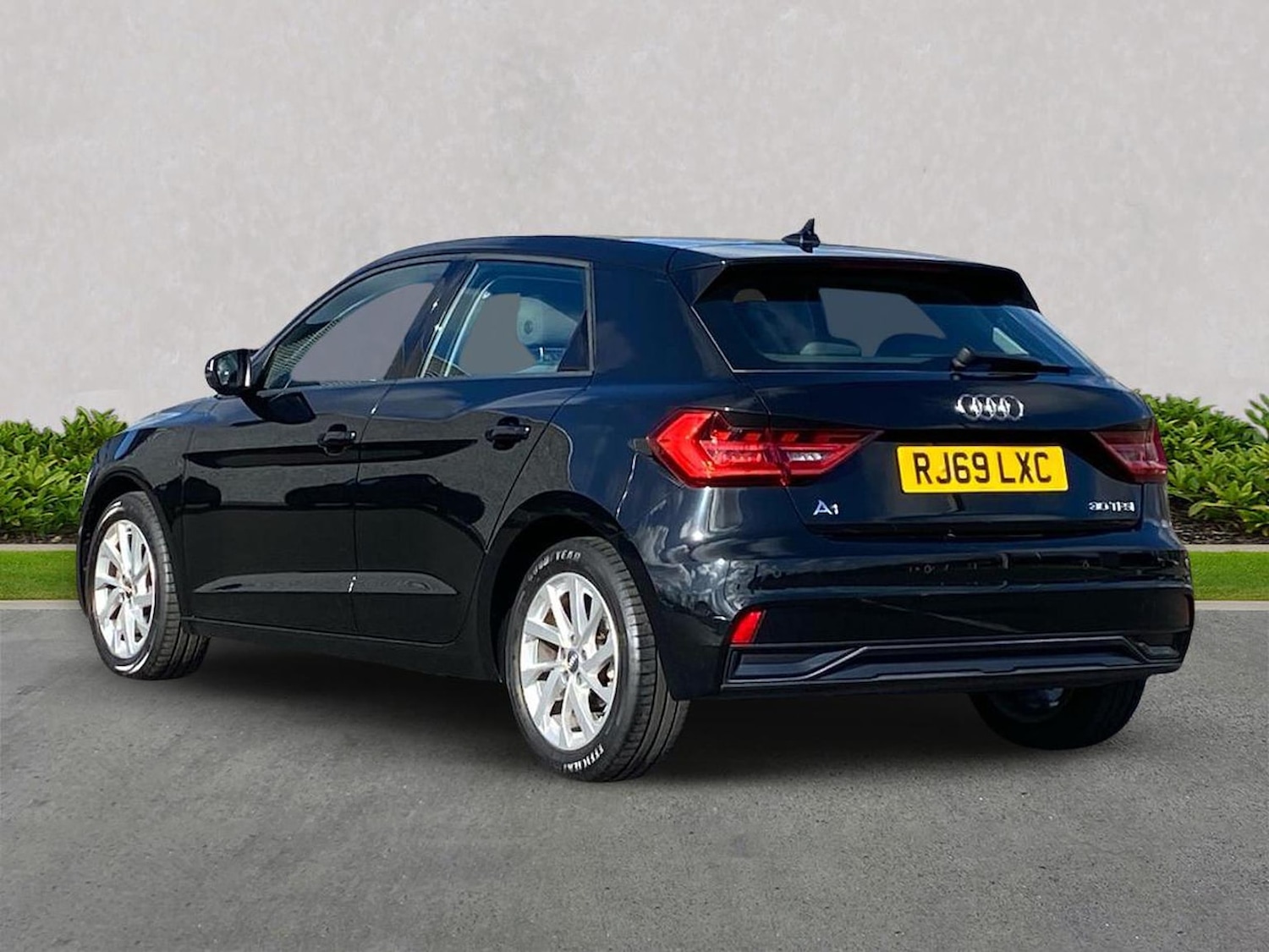 Used Audi A1 2019 for sale - 78192375: Photo 2