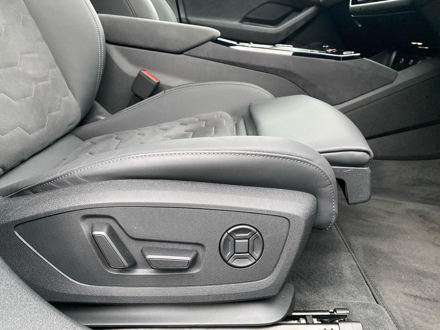 Used Audi A6 2025 for sale - 77019162: Photo 32